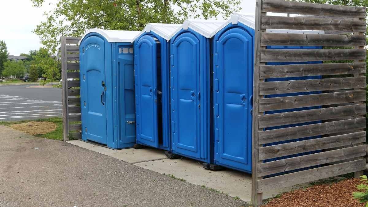 Porta Potty Rental Pros - Quality Portable Restroom Services in Old Washington, OH, 43768